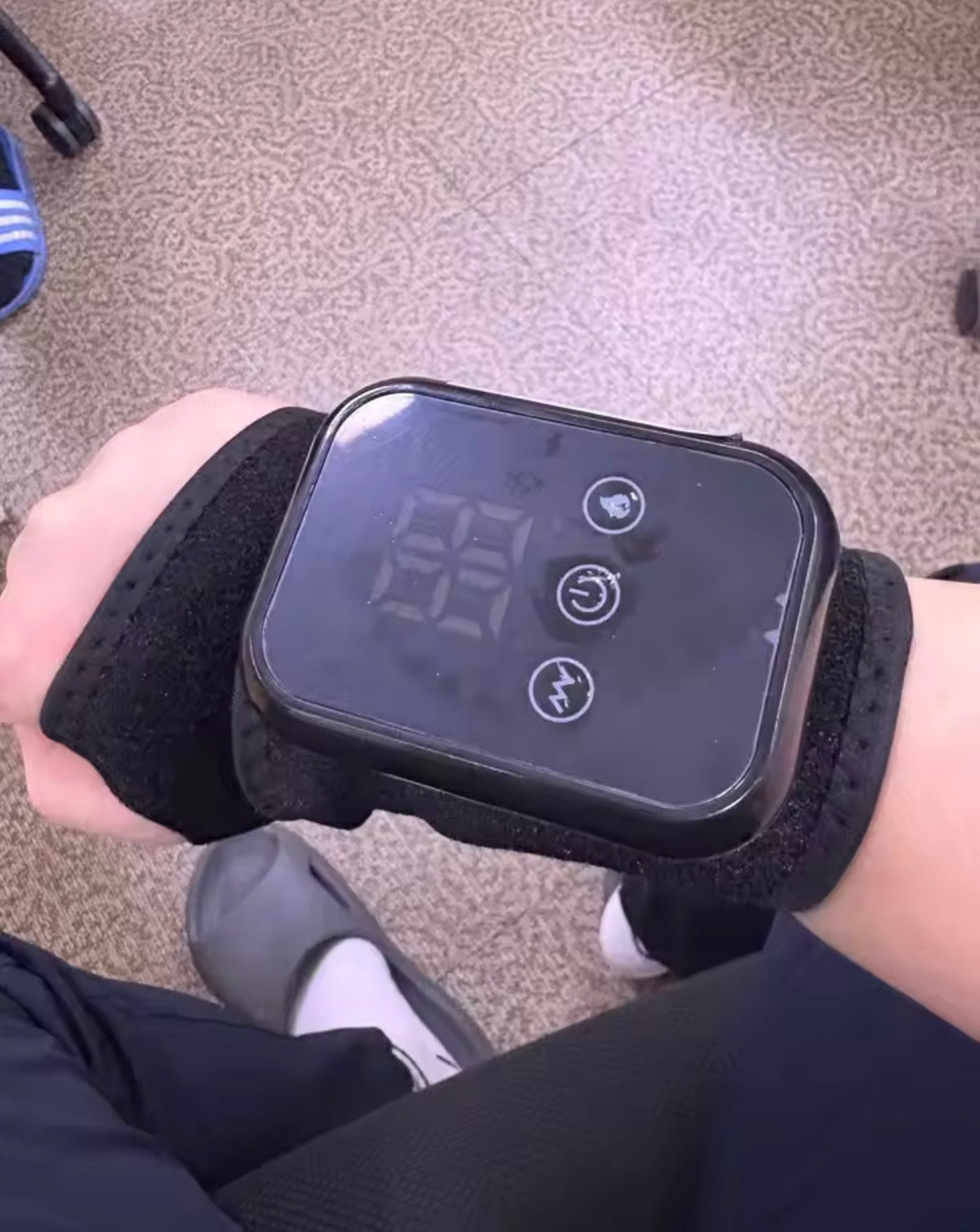 מערכת עיסוי וחימום לשורש כף היד